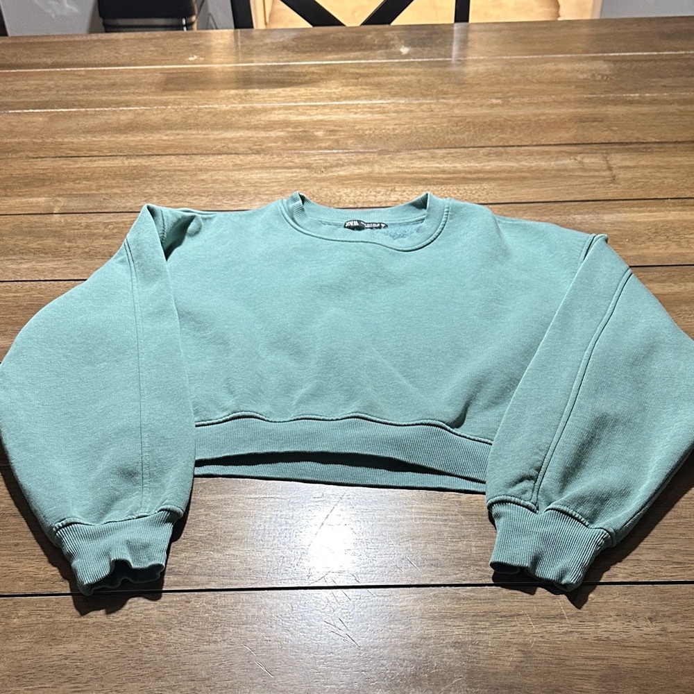Zara Teal Cropped Sweatshirt